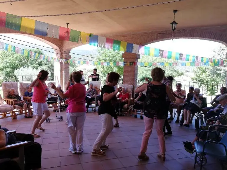 CARRACALEJO Dia de los Abuelos 018 (10)