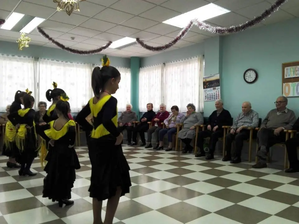 Grupo de sevillanas en Almendralejo (1)