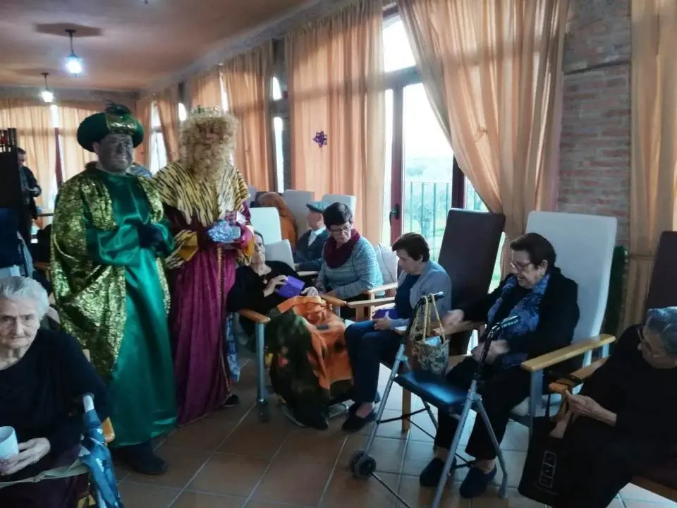 CARRASCALEJO Visita de los Reyes Magos 01019 (2)