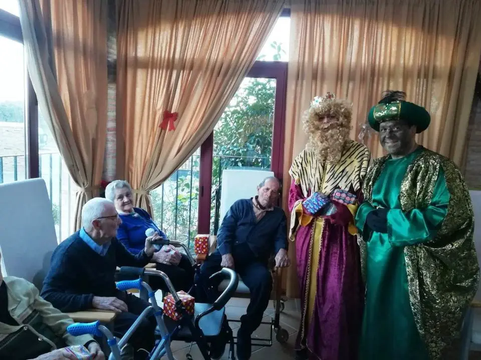 CARRASCALEJO Visita de los Reyes Magos 01019 (3)