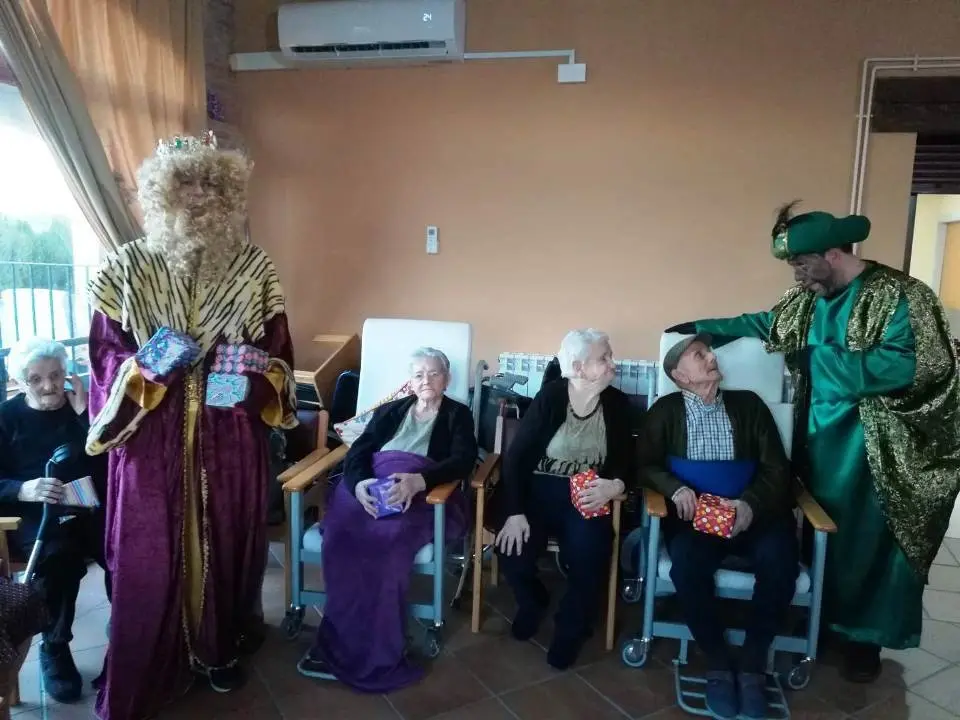 CARRASCALEJO Visita de los Reyes Magos 01019 (7)