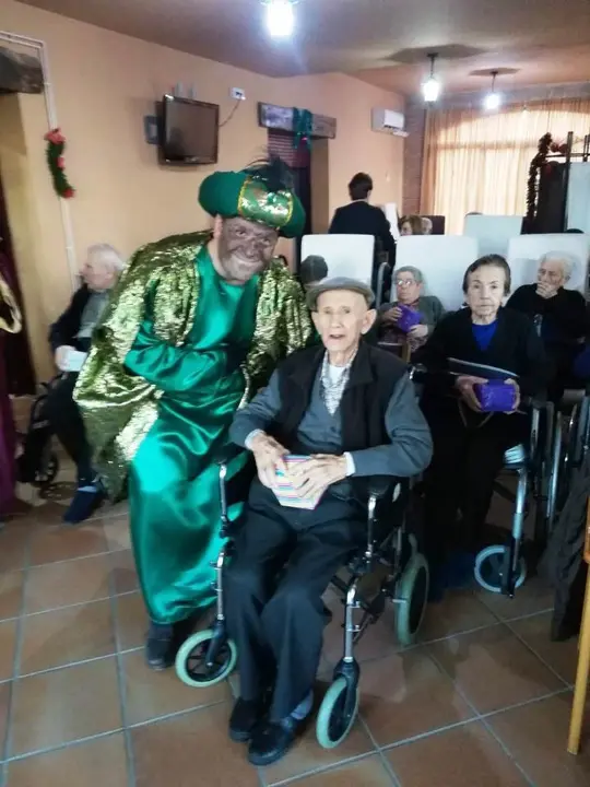 CARRASCALEJO Visita de los Reyes Magos 01019 (8)