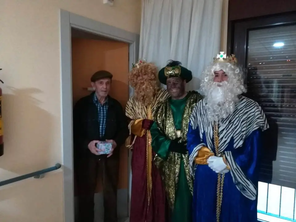 CARRASCALEJO recibe a los Reyes Magos 019 (11)