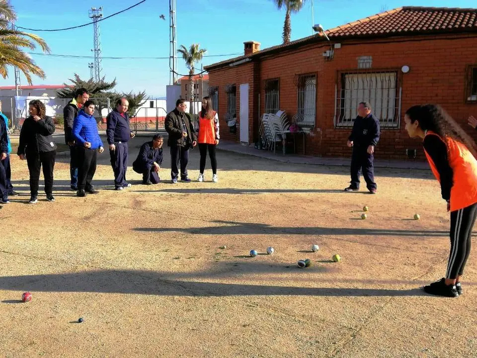 Los jovenes de TEEN EMPRENDE entrenan para jedes con usuariuos del COM (3)
