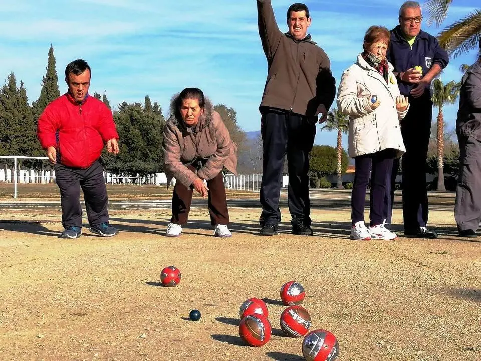 Los jovenes de TEEN EMPRENDE entrenan para jedes con usuariuos del COM (4)