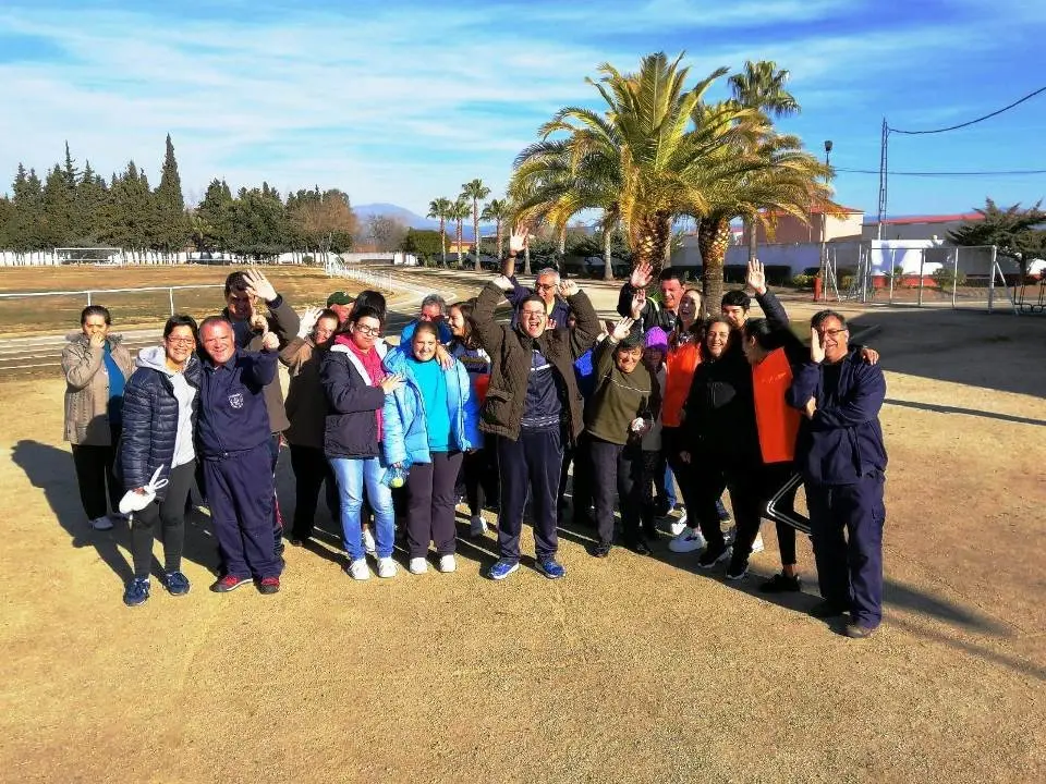 Los jovenes de TEEN EMPRENDE entrenan para jedes con usuariuos del COM (12)