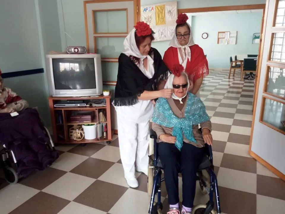Tiera de Barros se llena de chulapos en Almendralejo (8)