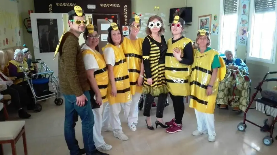 Abejas carnavalescas en Torrecilla de los &Aacute;ngeles (6)