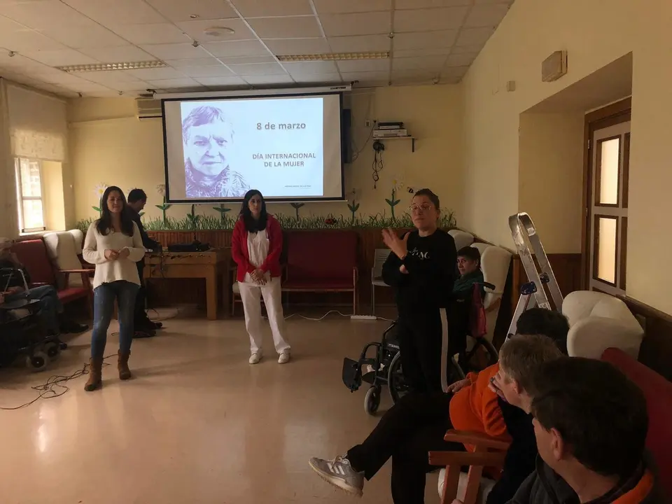 Nu&ntilde;omoral celebra el 8 de marzo en el Centro Residencial y Familiar (5)