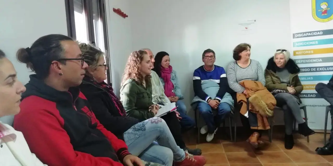 Charla en el Centro de D&iacute;a sobre mujer y adicciones (4)