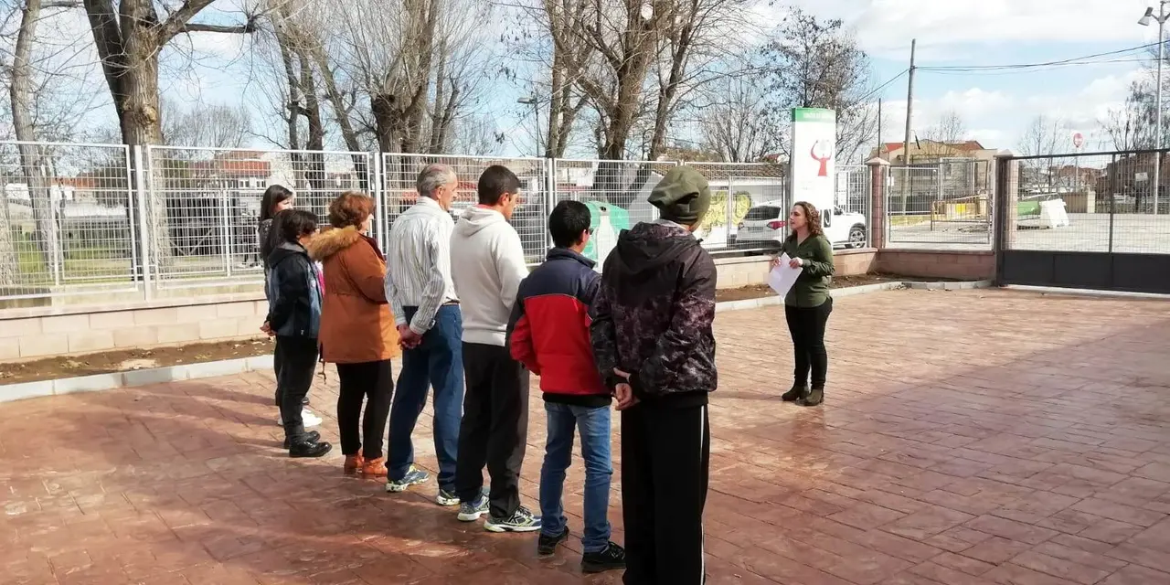 Charla en el Centro de D&iacute;a sobre mujer y adicciones (6)