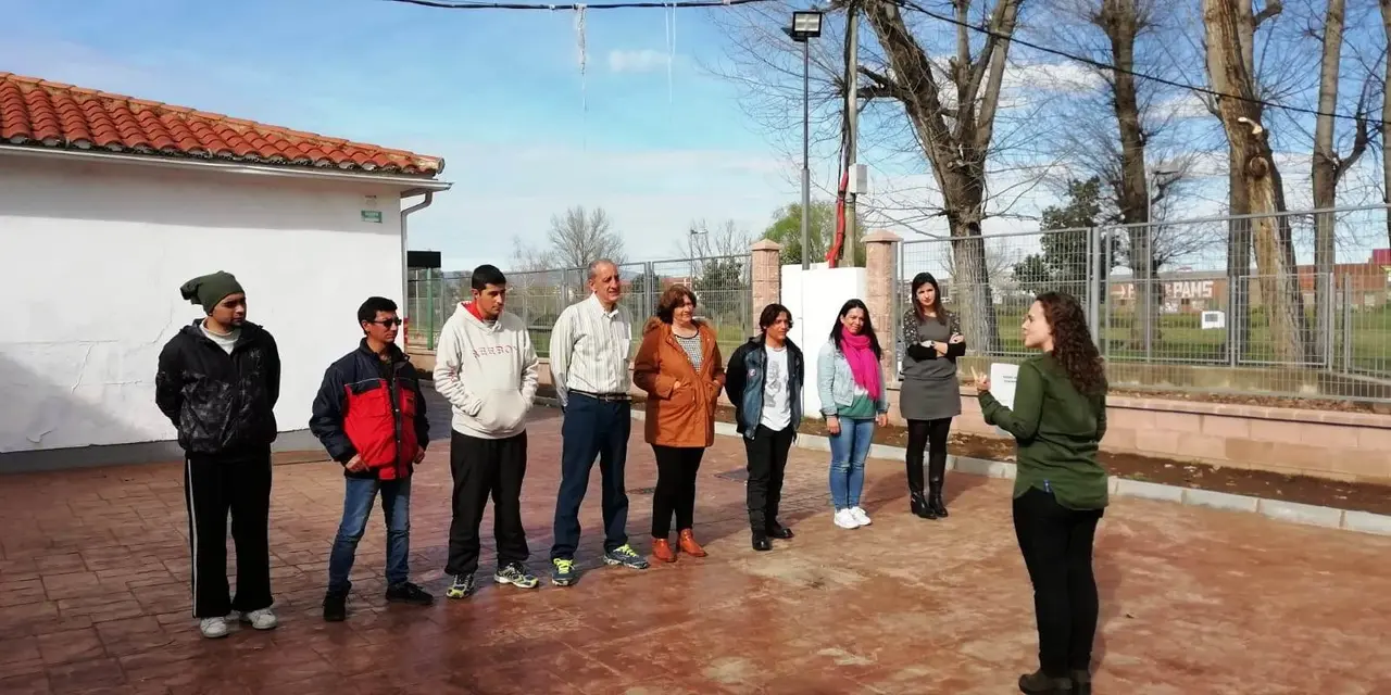 Charla en el Centro de D&iacute;a sobre mujer y adicciones (7)