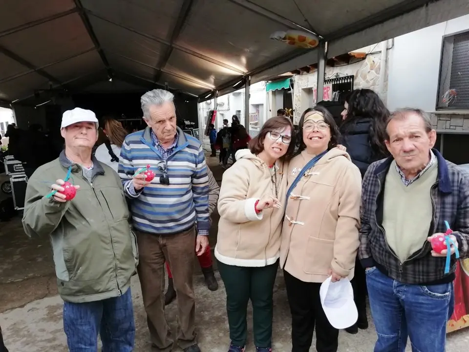 Residentes de Nu&ntilde;omoral en el Festivalino 04019 (15)