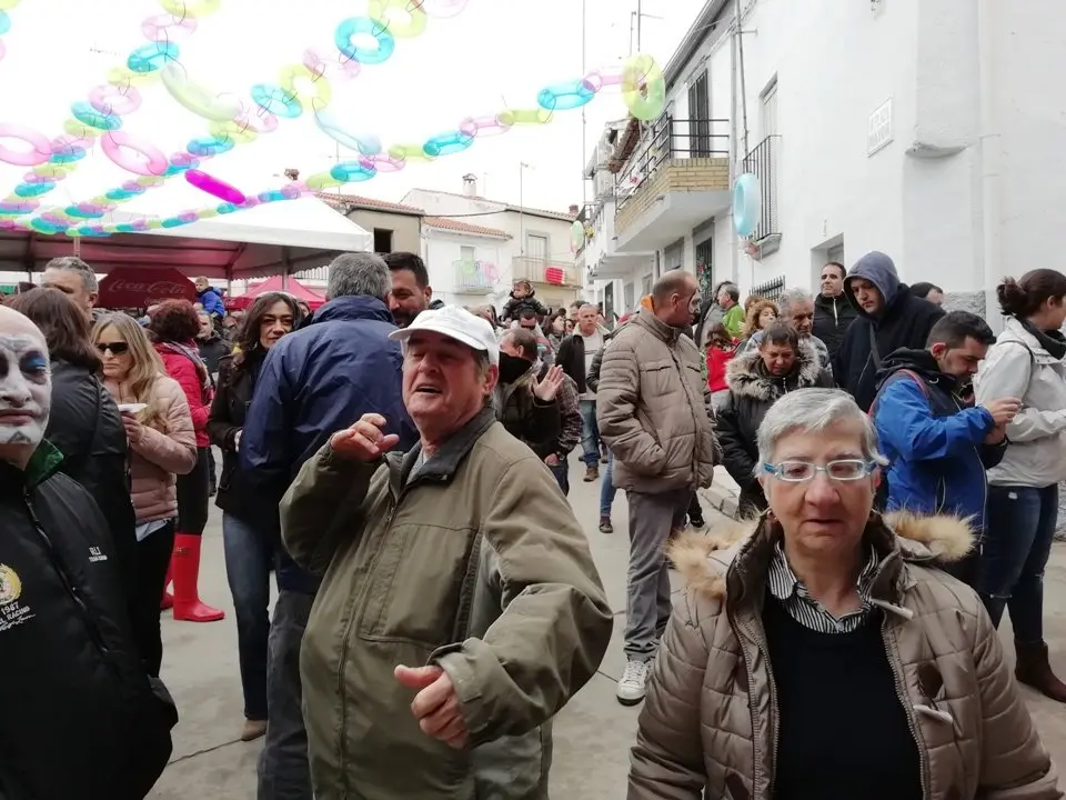 Residentes de Nu&ntilde;omoral en el Festivalino 04019 (16)
