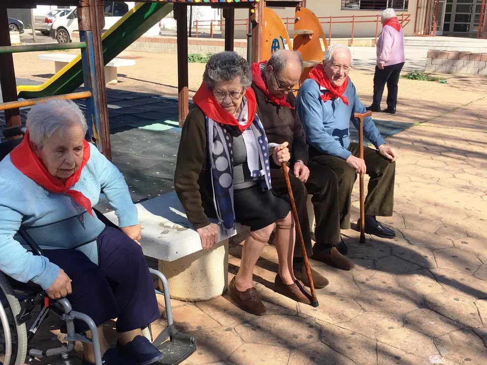 Usuarios de Tierra de Barros en el parque San Jose 04019 (3)