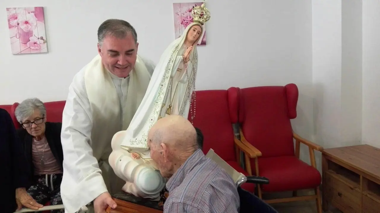 Virgen de Fatima visita la residencia El Encinar 0519 (4)