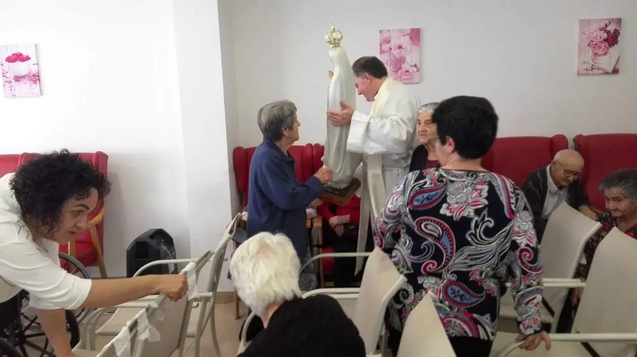 Virgen de Fatima visita la residencia El Encinar 0519 (5)