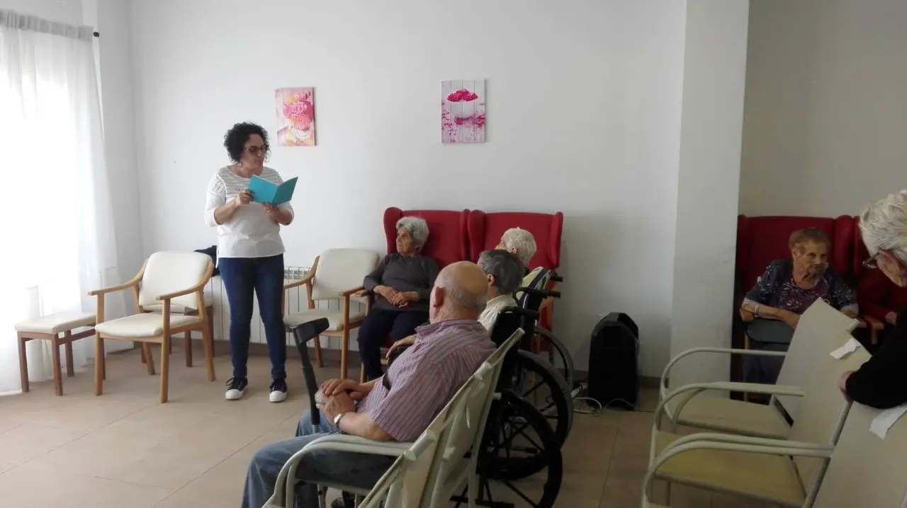Virgen de Fatima visita la residencia El Encinar 0519 (10)