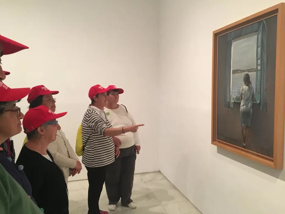 Residentes en el Centro Familiar de Nu&ntilde;omoral en el Reina Sofia