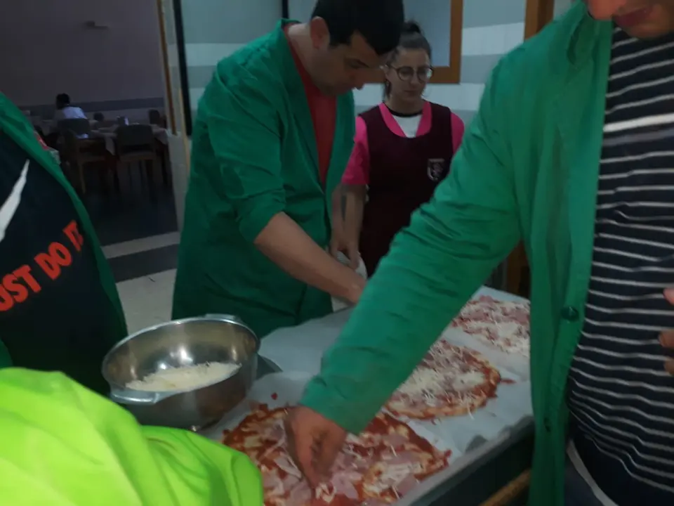 Alumos de Pretaller en el taller de cocina 05019 (1)