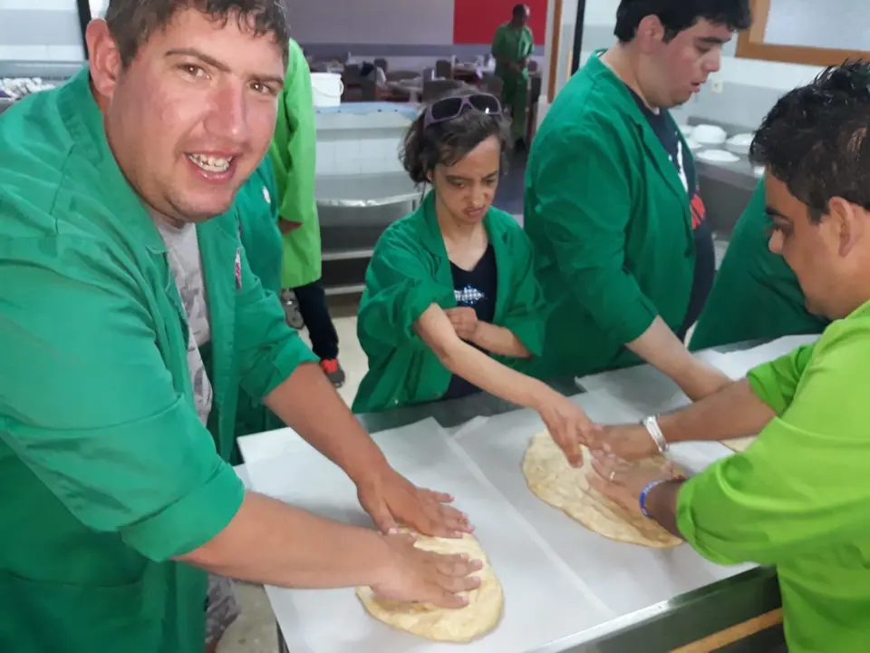 Alumos de Pretaller en el taller de cocina 05019 (11)