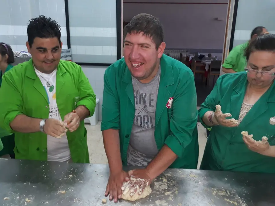 Alumos de Pretaller en el taller de cocina 05019 (13)