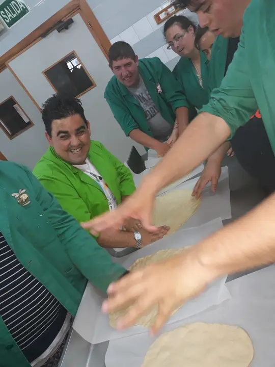 Alumos de Pretaller en el taller de cocina 05019 (22)