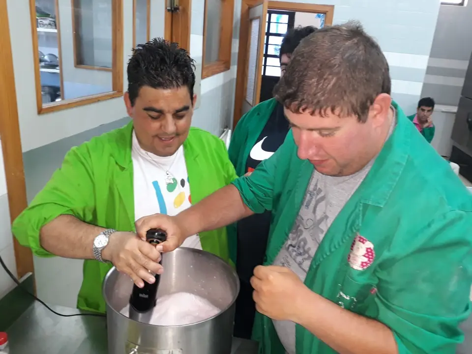 Alumos de Pretaller en el taller de cocina 05019 (25)