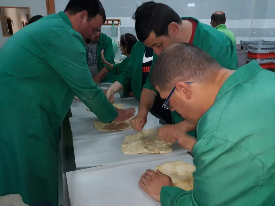 Alumos de Pretaller en el taller de cocina 05019 (27)