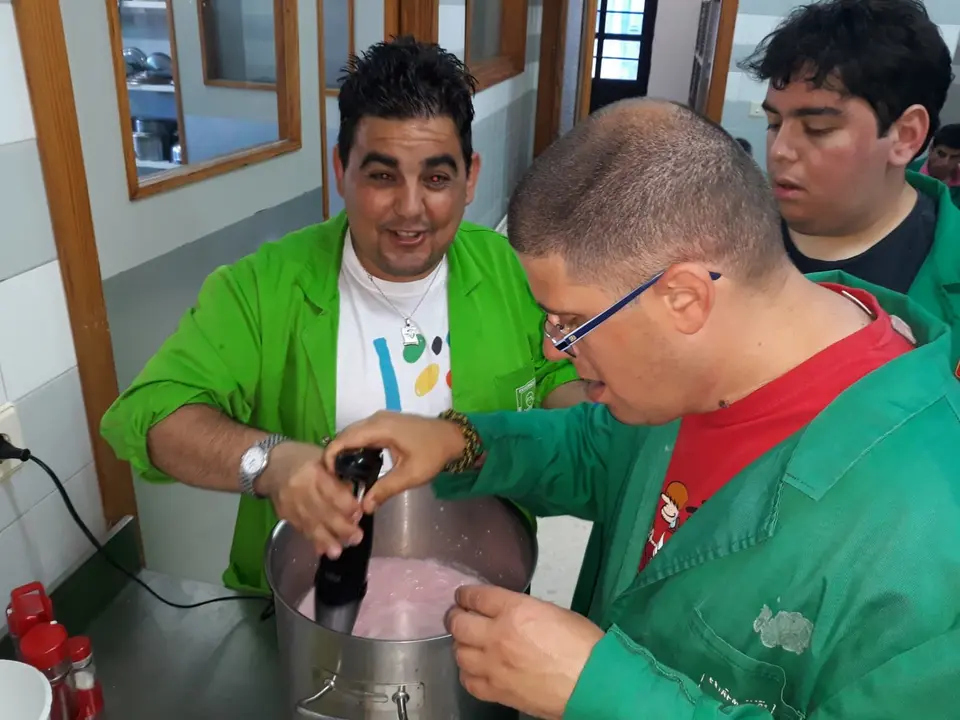 Alumos de Pretaller en el taller de cocina 05019 (31)