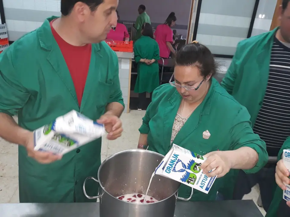 Alumos de Pretaller en el taller de cocina 05019 (32)