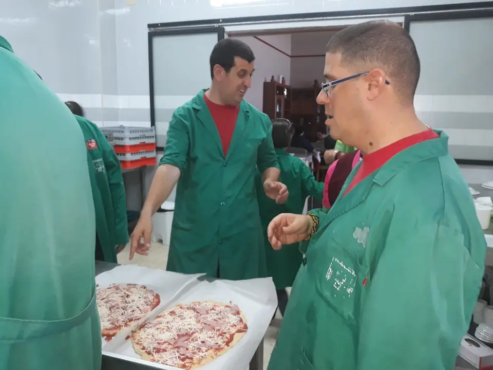 Alumos de Pretaller en el taller de cocina 05019 (36)