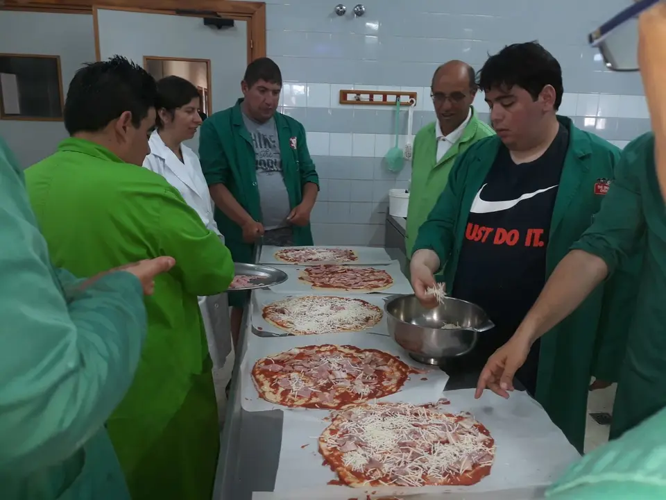 Alumos de Pretaller en el taller de cocina 05019 (35)