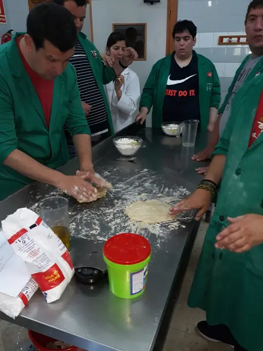 Alumos de Pretaller en el taller de cocina 05019 (39)