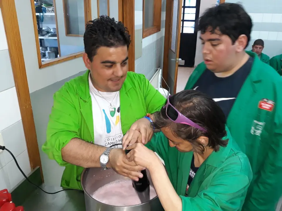 Alumos de Pretaller en el taller de cocina 05019 (40)