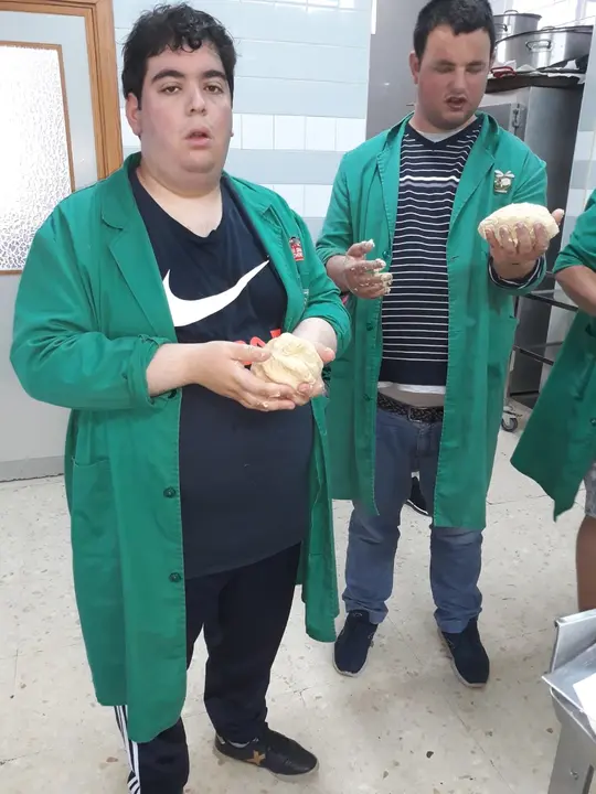 Alumos de Pretaller en el taller de cocina 05019 (41)