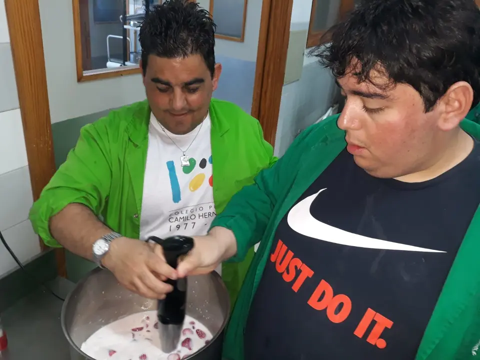 Alumos de Pretaller en el taller de cocina 05019 (43)
