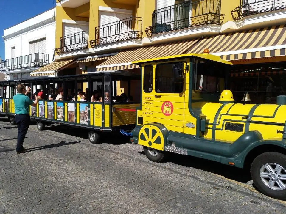 Viaje en tren por la ciudad de Merida (10)