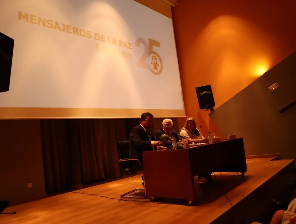 Charla padre Angel en Merida XXV aniversario (214)