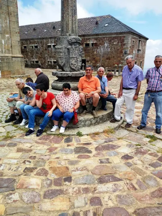NU&Ntilde;OMORAL en la Pe&ntilde;a de Francia 08019 (2)