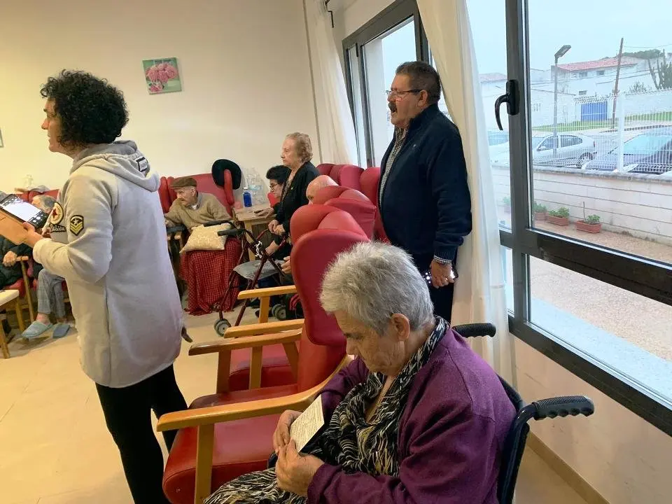 El encinar recibe al obispo de Coria 10019 (1)