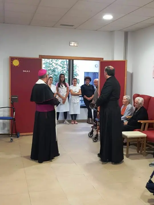 El encinar recibe al obispo de Coria 10019 (3)