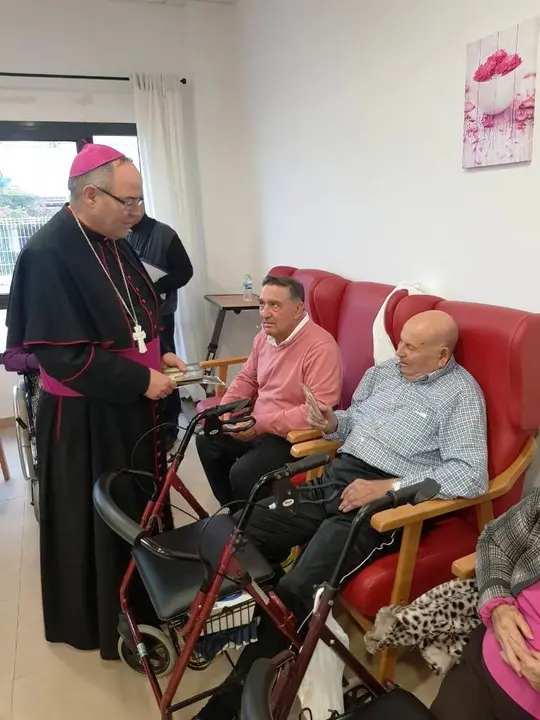 El encinar recibe al obispo de Coria 10019 (9)