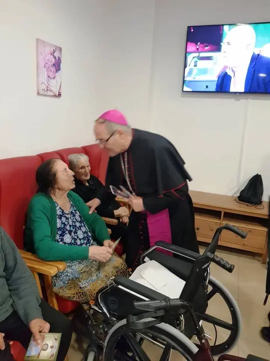 El encinar recibe al obispo de Coria 10019 (10)