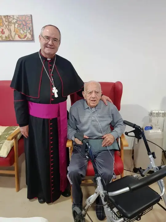 El encinar recibe al obispo de Coria 10019 (15)