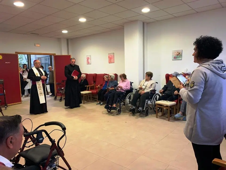 El encinar recibe al obispo de Coria 10019 (16)
