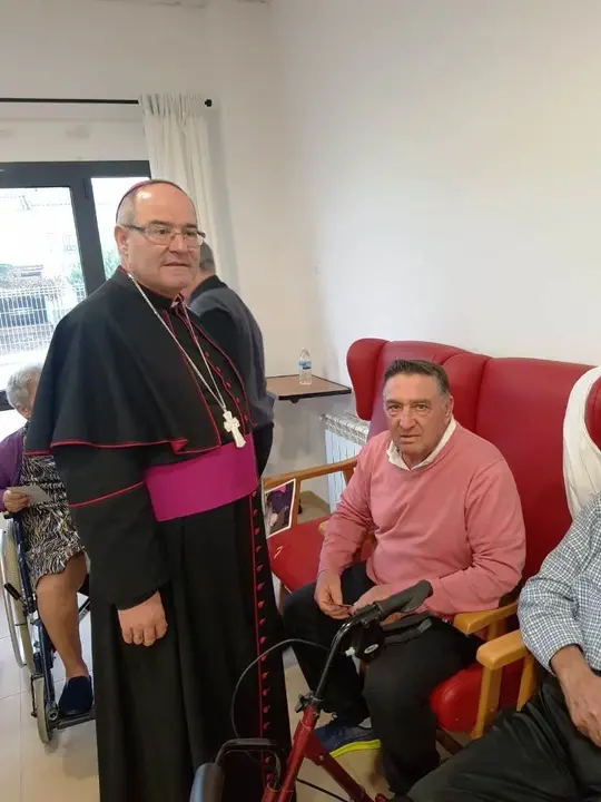 El encinar recibe al obispo de Coria 10019 (17)