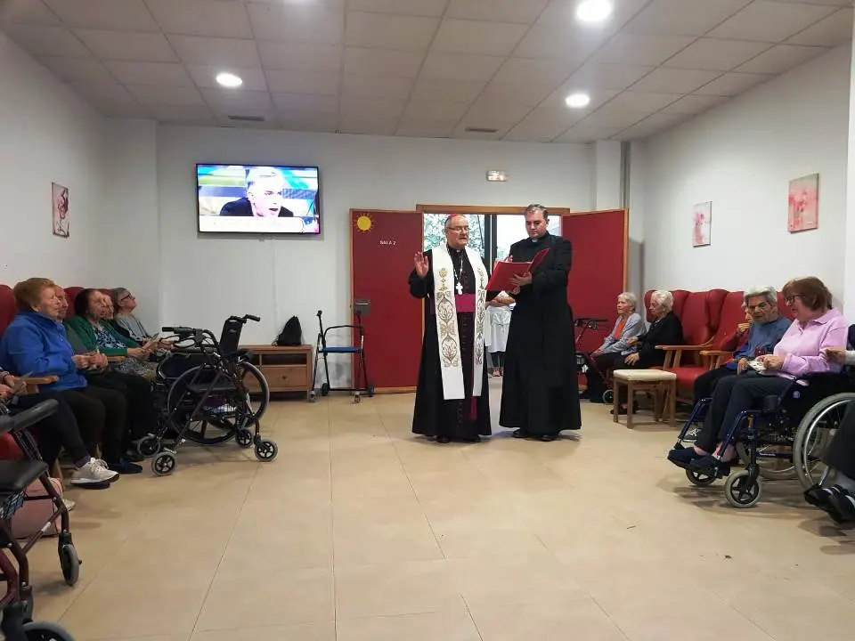 El encinar recibe al obispo de Coria 10019 (29)