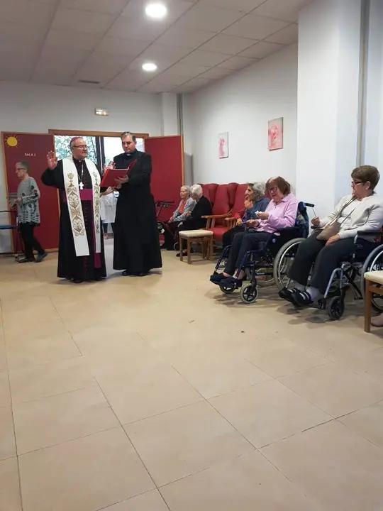 El encinar recibe al obispo de Coria 10019 (33)