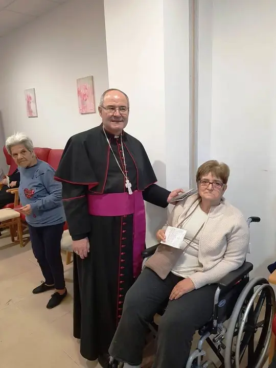El encinar recibe al obispo de Coria 10019 (34)